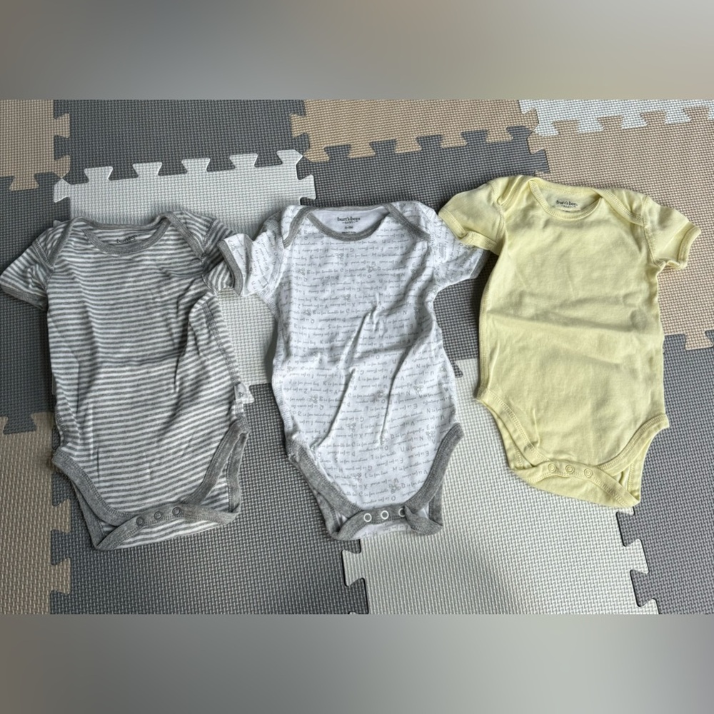 Like New Burt’s Bee Baby 3 pack bodysuit - Size 6-9 Months